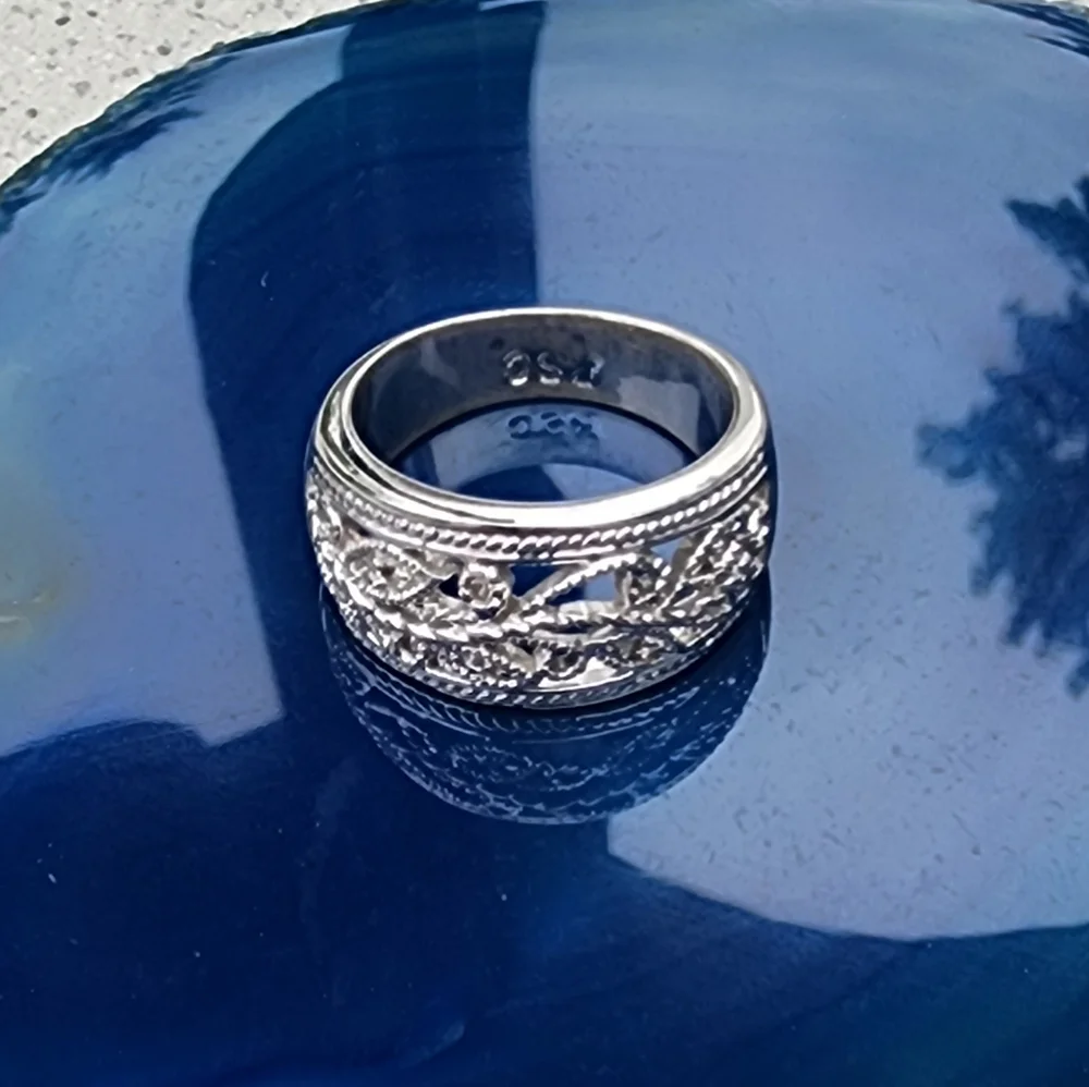 RS Covenant Silver Filigree Vine Floral Crystal Openwork Band Dome Ring